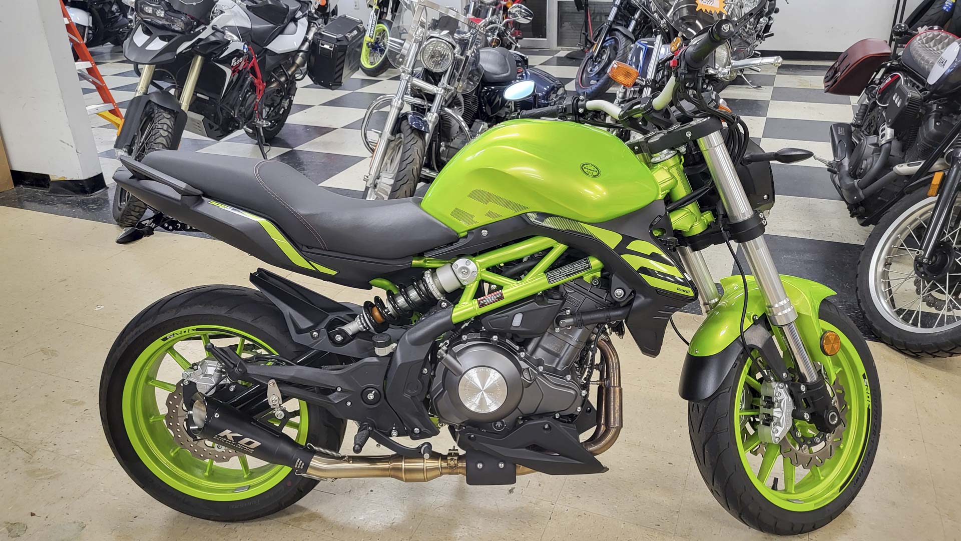  2022 Benelli 302S